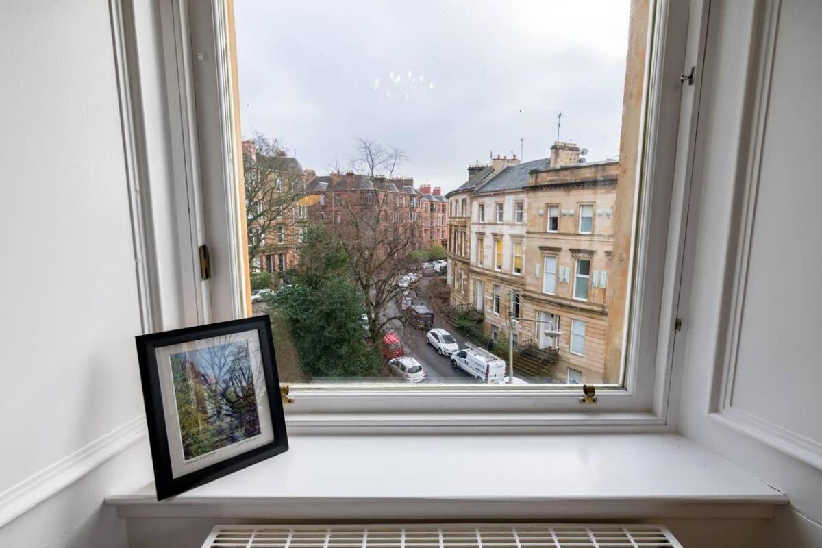 Bright And Airy Apartment Glasgow Exterior foto